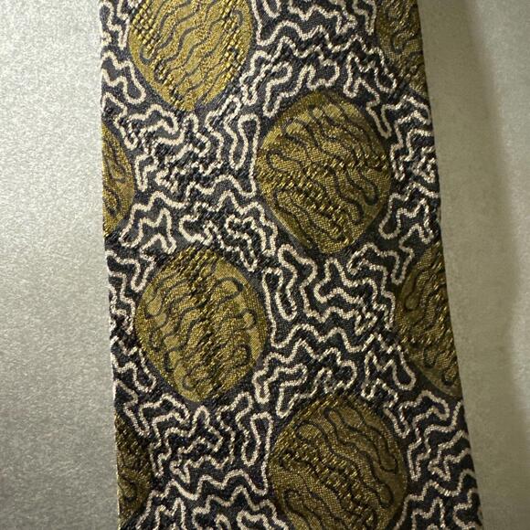 PRE‎ OWNED DESIGNER GIORGIO ARMANI TIE - Picture 2 of 5